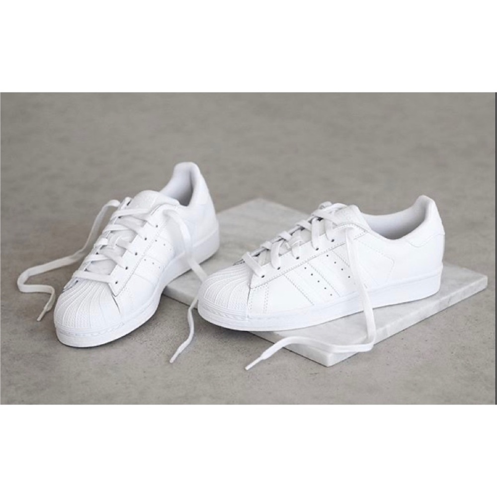 Adidas Superstar Shell toe sneakers